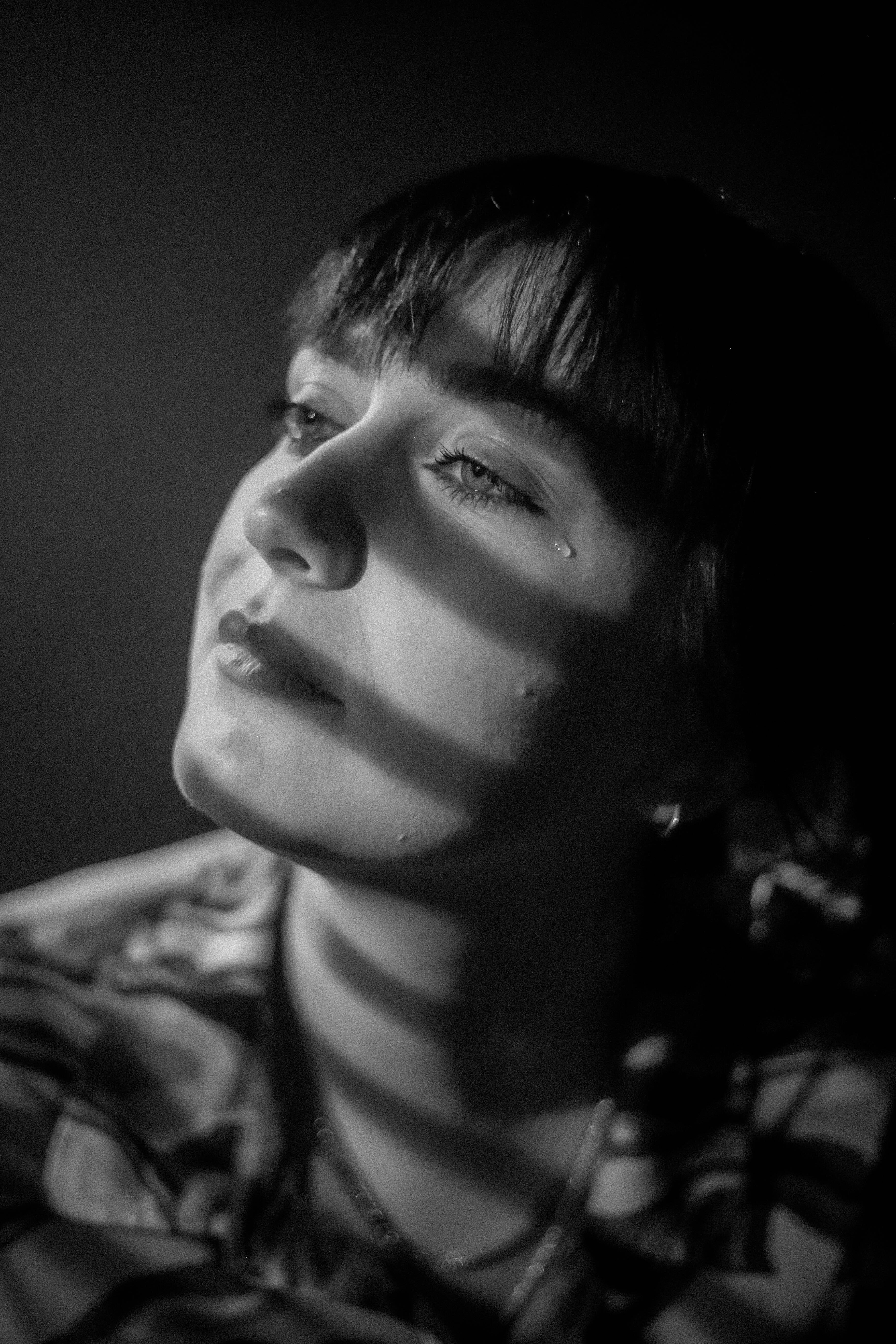 Andrea - Slatted light glance